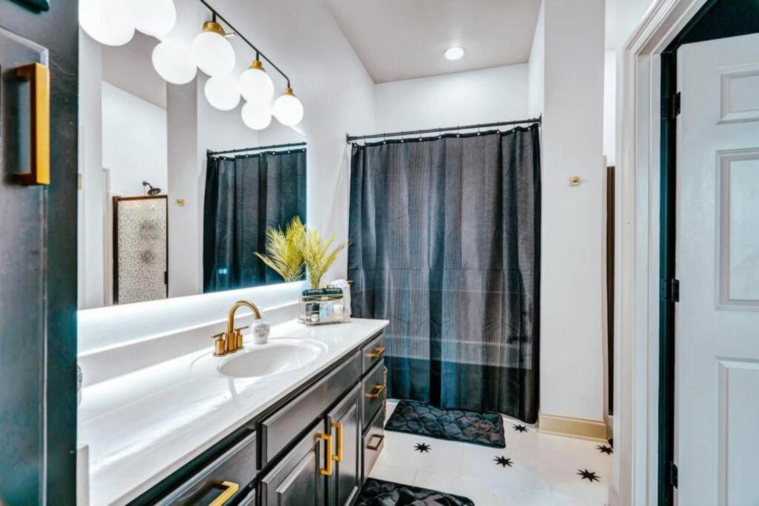 Stylish & Romantic Home, Long-Term Friendly, King باتون روج المظهر الخارجي الصورة